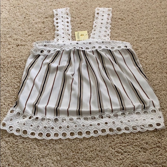 🔥🆕 SMALL Available by Angela Fashion Top - Picture 2 of 4